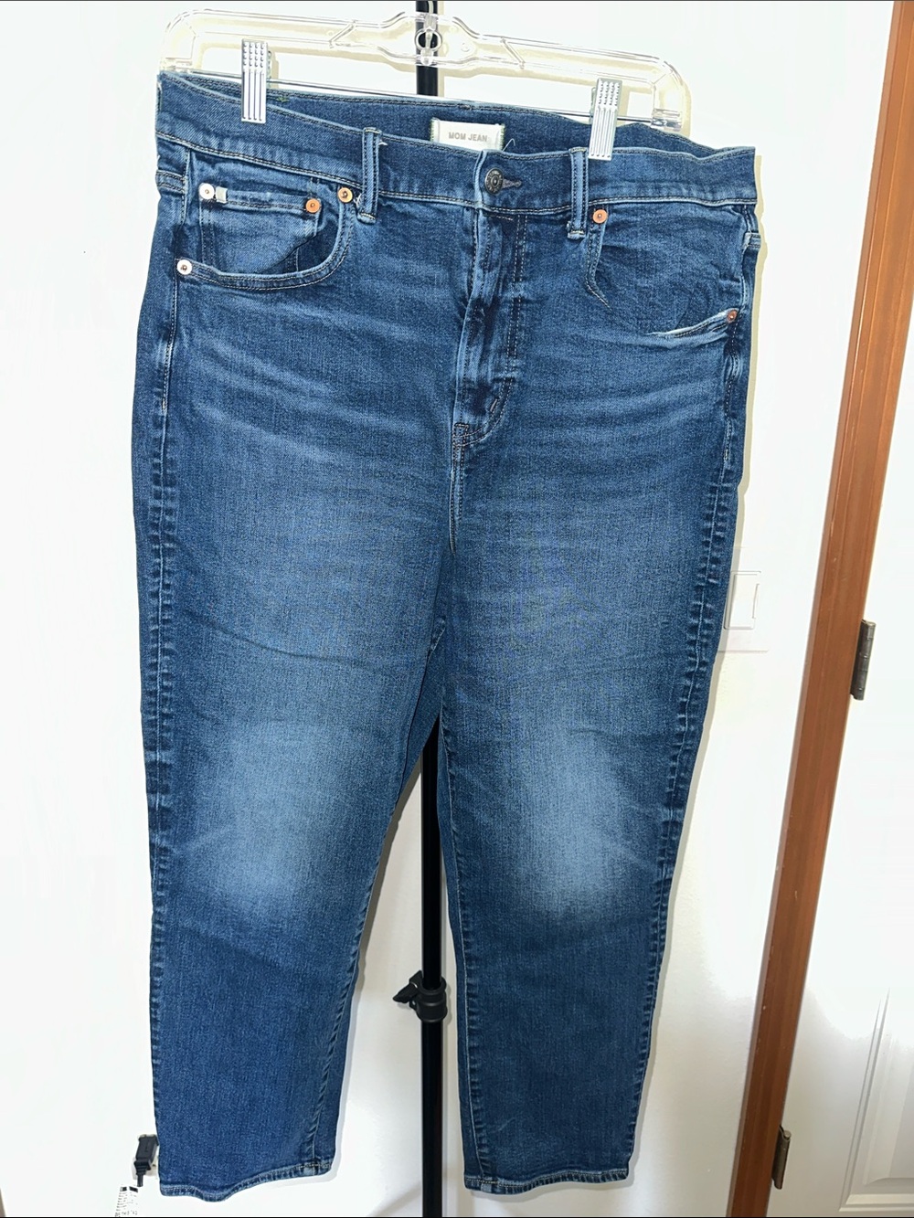 American Eagle Outfitters Blue Denim Mom Jeans size 14 short
